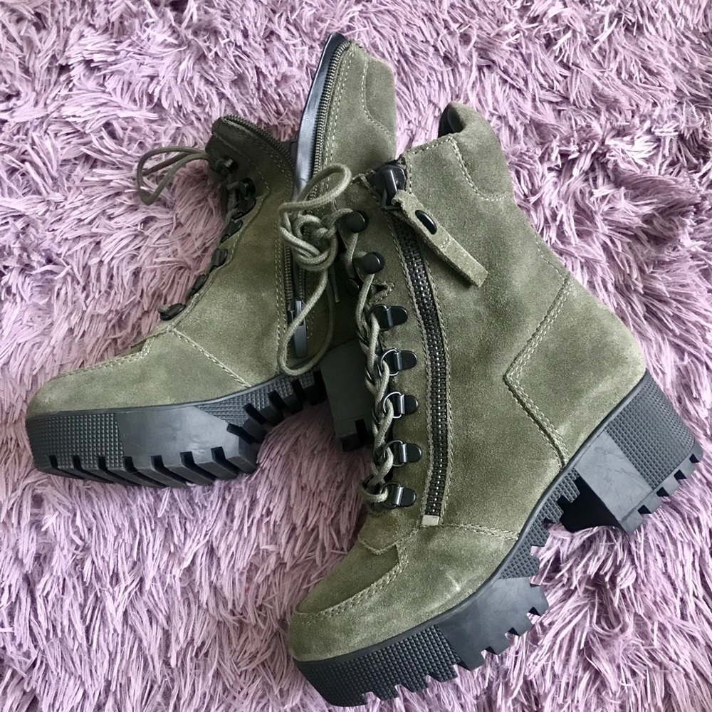 Combat boots